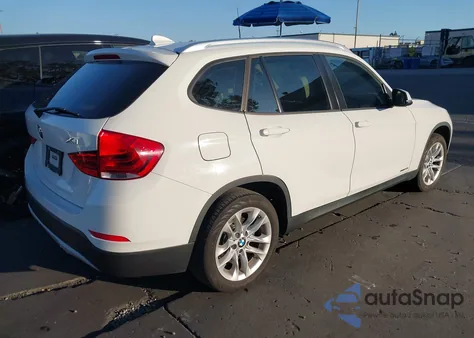 2015 BMW X1 xDrive28I z USA, uszkodzony, nr VIN WBAVL1C52FVY37996
